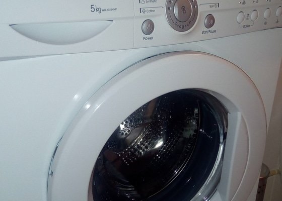 Oprava hlučné pračky (výměna ložisek?)