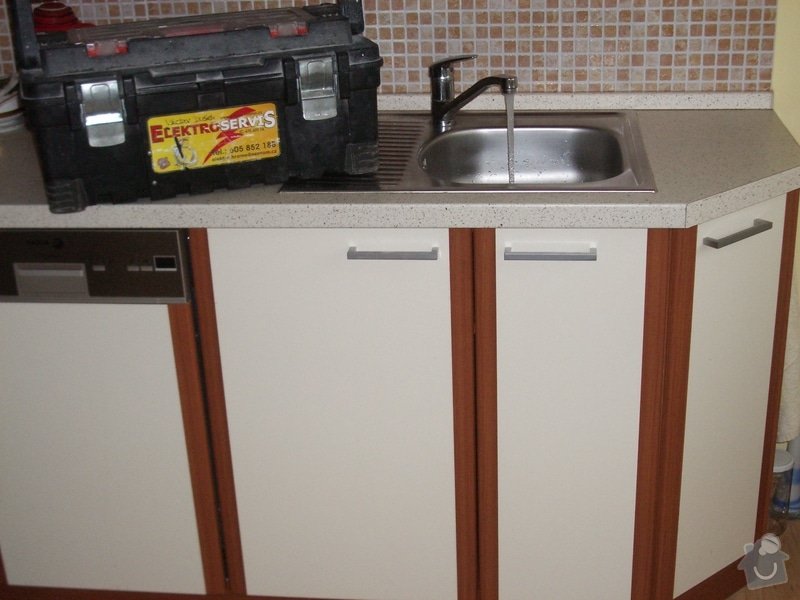 Montáž průtokového ohřívače do kuchyňské linky: Montaz_prut._ohrivace_004
