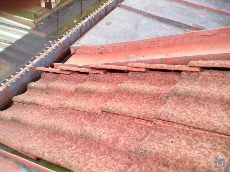 Oprava střechy, žlabů a okapů. : P1