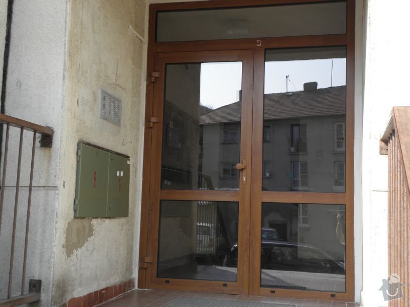 Výměna oken a dveří v panelovém domě 92ks: dvere2