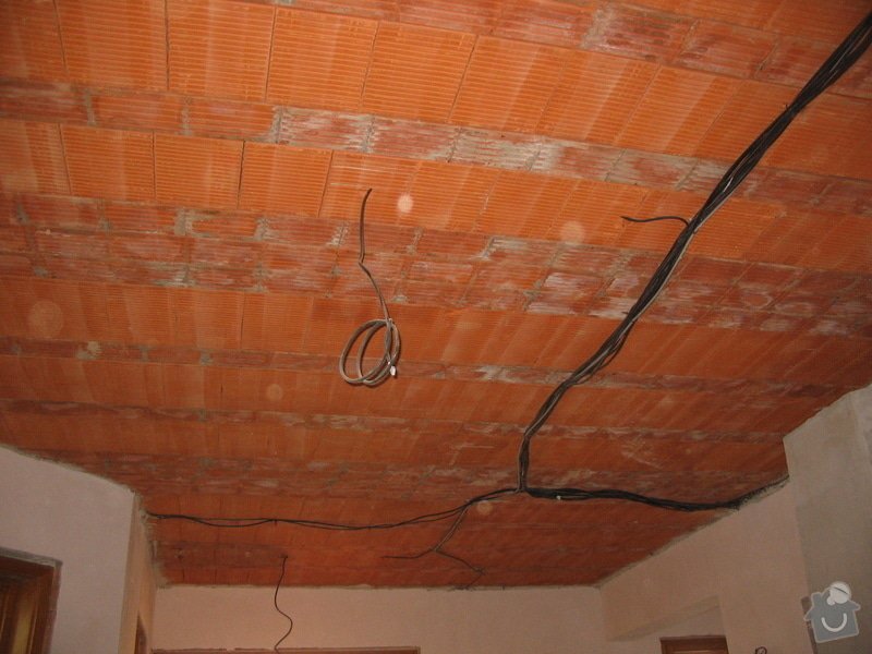 Dodávka a montáž stropního trámového obkladu do novostavby: IMG_6267