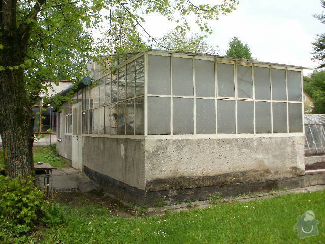 Rekonstrukce školního skleníku: P8120097