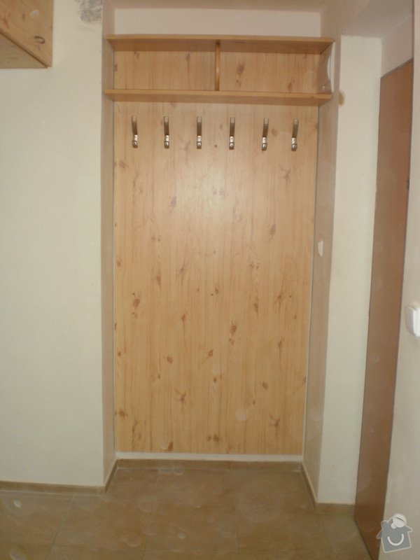 Výroba nábytkové stěny do chodby: 001