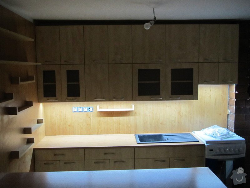 Kuchyň, LED osvětlení, designové vypínače: IMG_0392