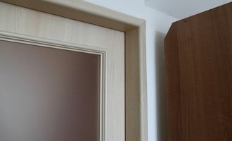Renovace bytových atypických dveří a zárubní