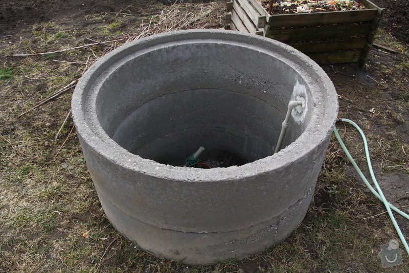 Dodělávka studny - dřevěný dekl a nástřik beton. skruží: IMG_0092