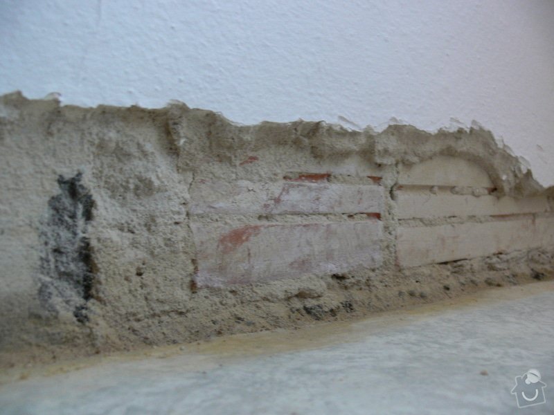 Oprava zdi poškozené vodou: zed_001