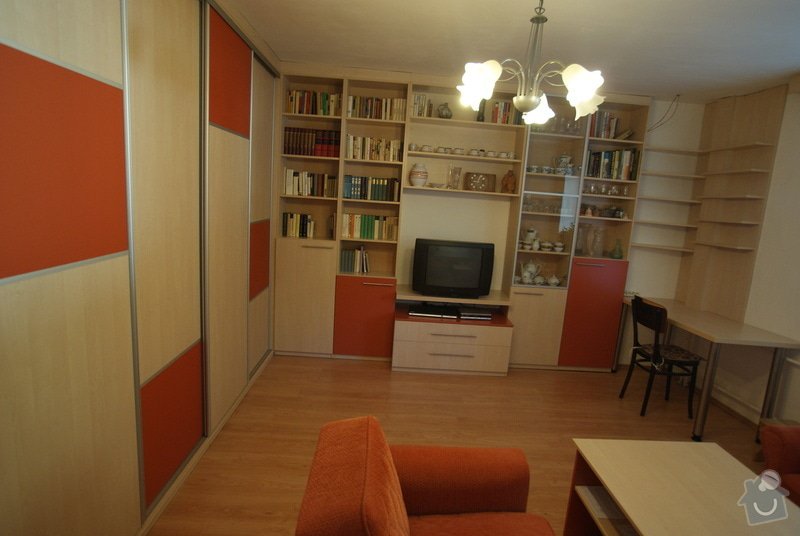 Obývací pokoj-knihovna, vestavěná skříň, pracovní místo, konf. sůl: DSC00713