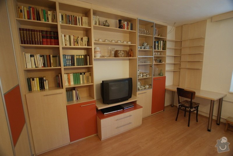 Obývací pokoj-knihovna, vestavěná skříň, pracovní místo, konf. sůl: DSC00717