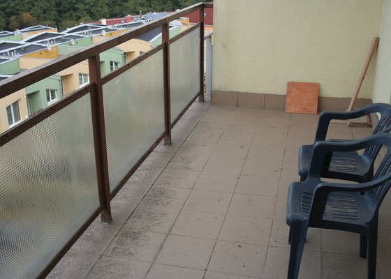 Výměna dlažby včetně izolace na terase 2 x 5 m