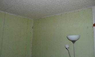 Rekonstrukce obývacího pokoje v panelovém bytě - stav před realizací