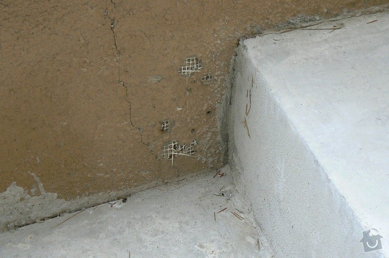 Oprava betonu u dvou venkovních vjezdů a schodiště: 2010_193