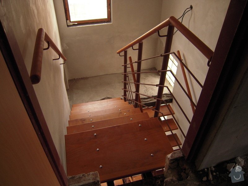 Rekonstrukce schodiště: DSCN1767