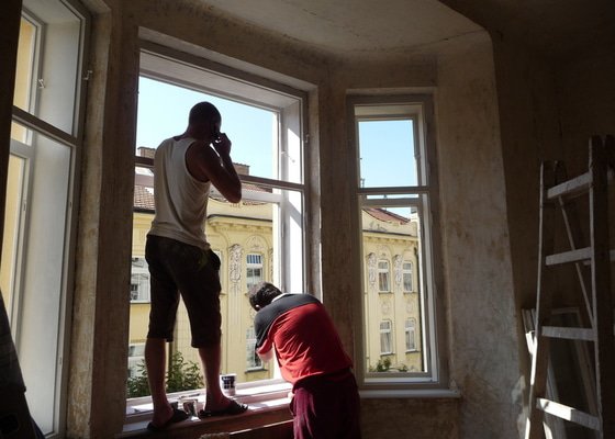 Dokončení opravy kastlového okna: zasklení a lak - stav před realizací