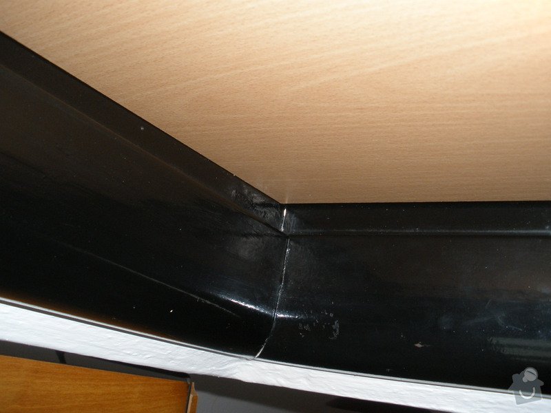 Kuchyňská linka,vestavné skříně,botník,dveře: P4160791