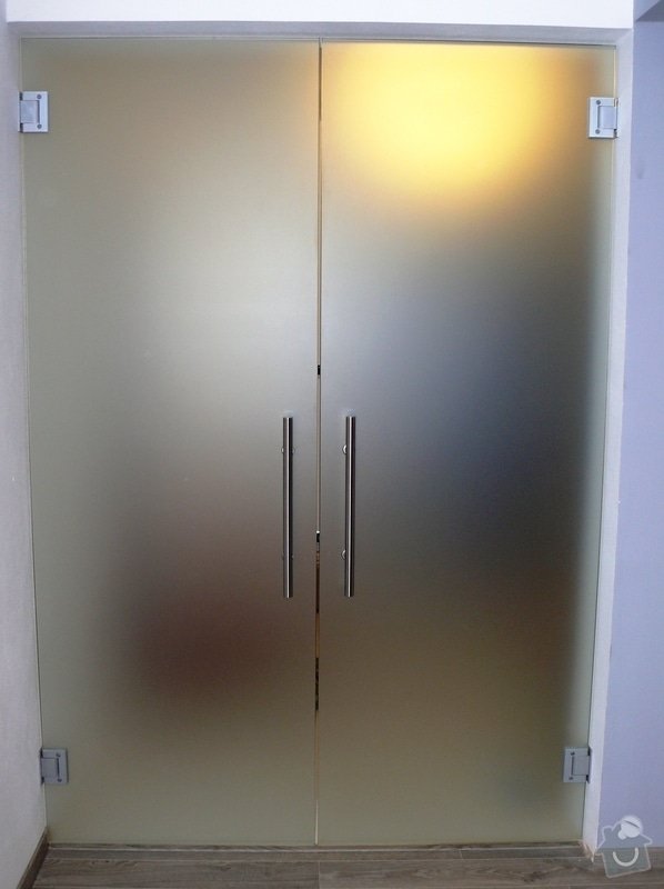 Skleněný sprchový kout + celoskleněné dveře + VIDEO: P1010176
