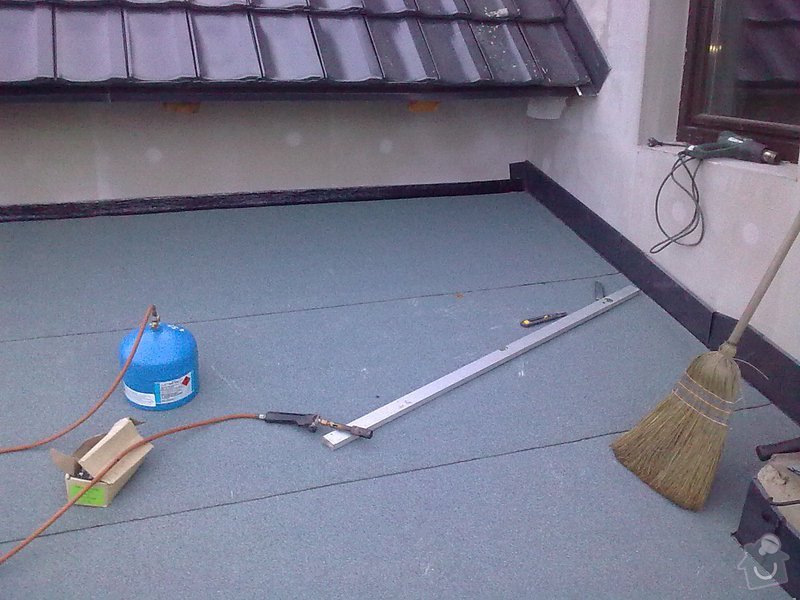 Rekonstrukce střechy a podlahové topení: StudankaRek_27_