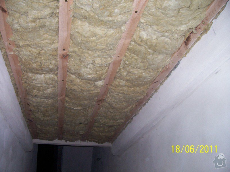 Sádrokartonářské obklady-stropy, stěny, podkroví, schody: 100_6019