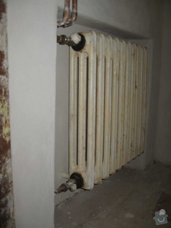 Rekonstrukce domu: vyklenek_pro_radiator_2