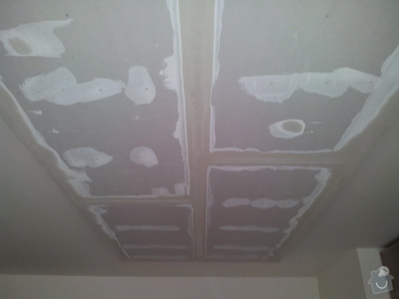 Podhled s bodovým osvětlením a zateplení stropu v soc.zařízení: 20120110_114641