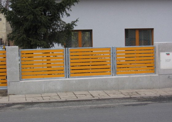 Výroba 9 ks plotových polí,branka a samonosné brány.
