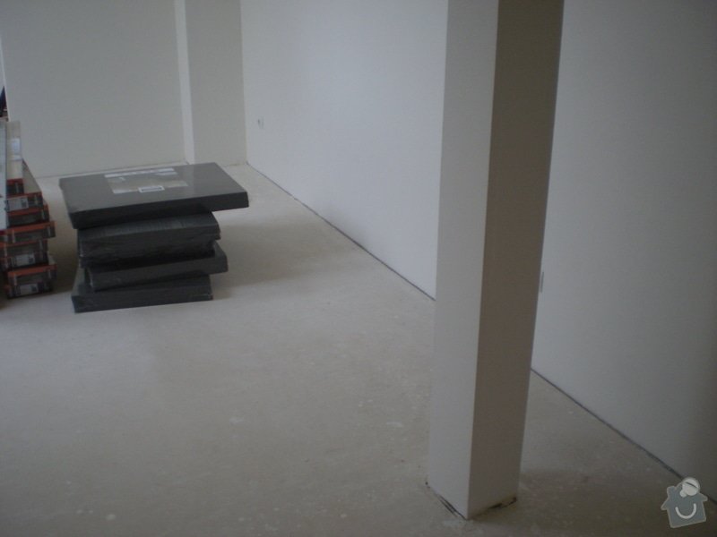 Pokladka plovouci podlahy a dlazby, obklad kuchyne: P2290019