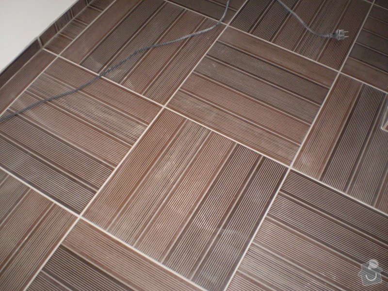 Pokladka plovouci podlahy a dlazby, obklad kuchyne: P3020001