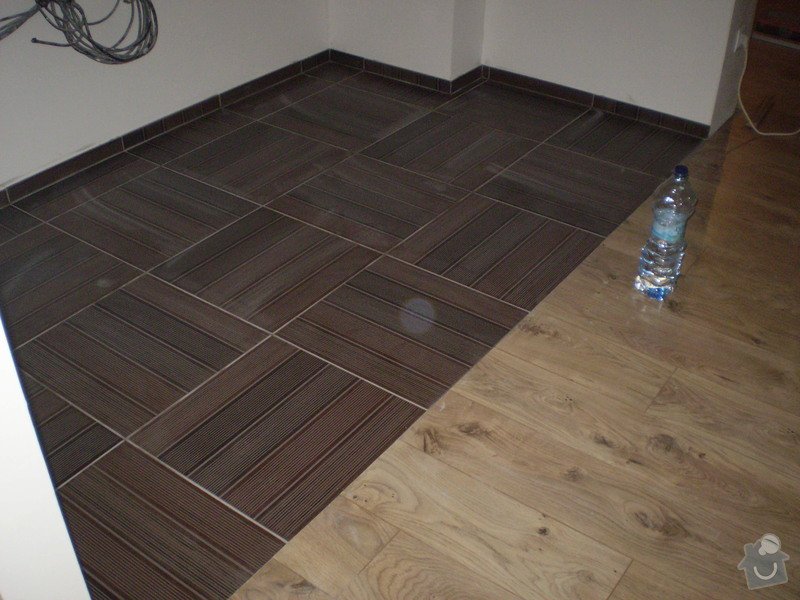 Pokladka plovouci podlahy a dlazby, obklad kuchyne: P3020002
