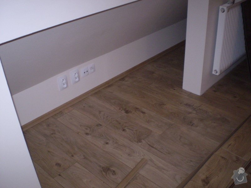 Pokladka plovouci podlahy a dlazby, obklad kuchyne: P3020005
