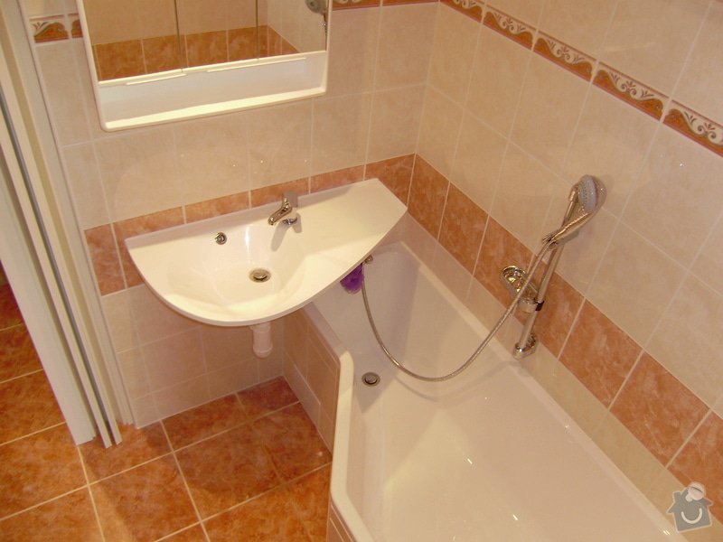 Rekonstrukce koupelny a WC: PB120065