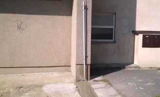 Odstranění závad na hromosvodu panelového domu po revizi