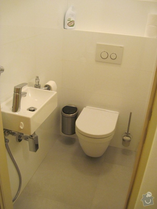 Rekonstrukce koupelny, velkoformátové obklady a dlažba: WC01