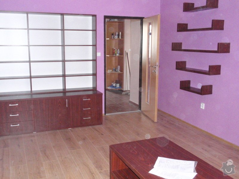 Malování, pokládka plovoucí podlahy, výroba nábytku: P5212300