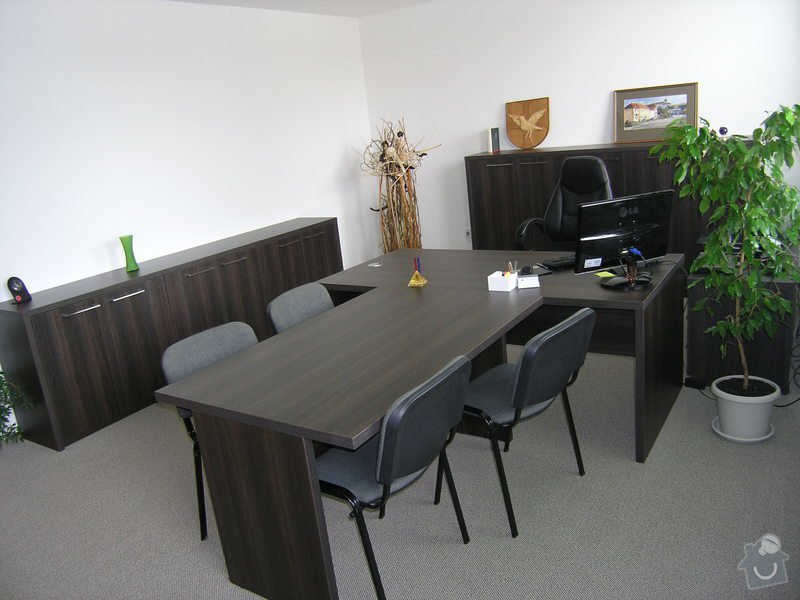 Výroba a montáž kancelářského nábytku: P1011717