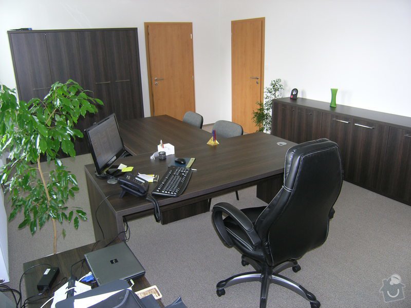 Výroba a montáž kancelářského nábytku: P1011720