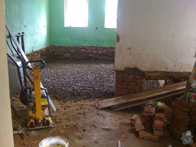 Vybourání podlah, zhotovení nových a položení kanalizace: IMG_0795