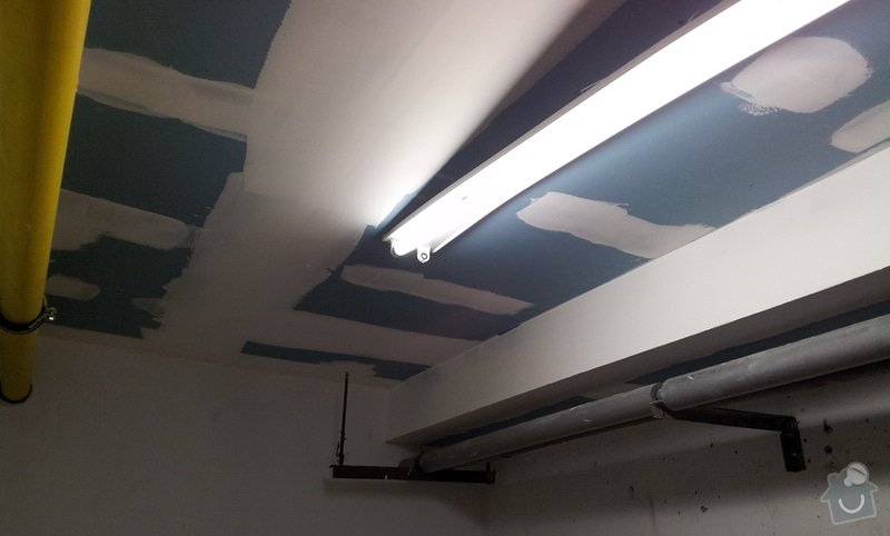 Odhlučnění stropu 30 m2 - mezi kotelnou a bytem nad kotelnou: 20120622_100903