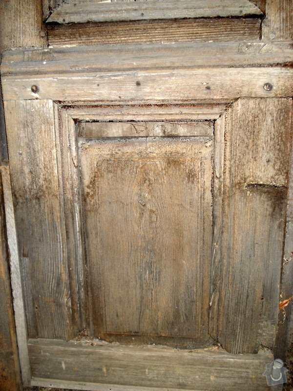 Repase vstupních dvěří do věže kostela: DSC02541