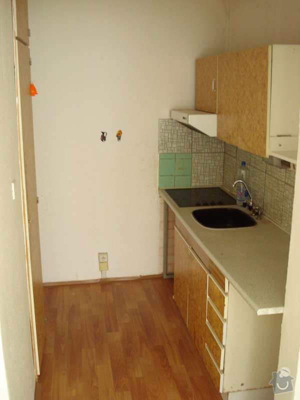 Rekonstrukce bytového jádra "na klíč", příprava na novou kuchyňskou linku: DSC01576