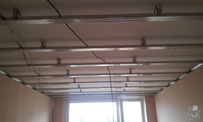 Instalace sdk podhledů z důvodu zakrytí nových rozvodů elektroinstalace: 20121004_101916