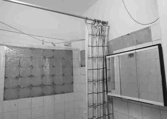 Obkladačské práce v koupelně,výměna dřezu a kuchyňské desky - stav před realizací