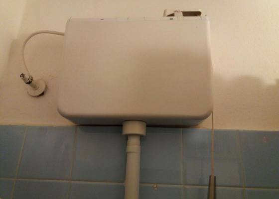 Výměna WC nádržky - stav před realizací