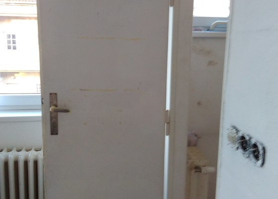 Renovace interiérových dveří a zárubní - stav před realizací
