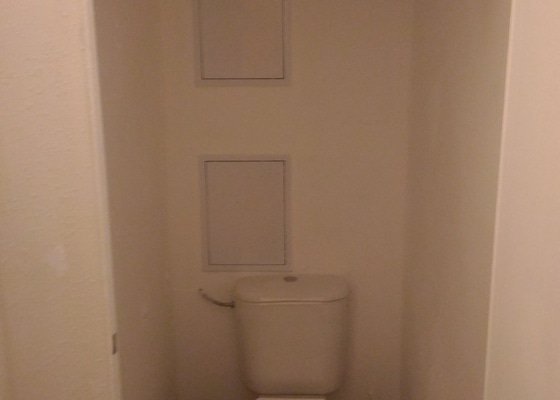 Chybejici kryti v prostoru meridel na WC.