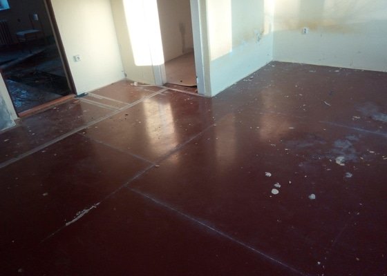 Nová podlaha včetně podkladu a zateplení - cca 45m2