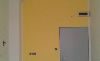 Vymalování bytu 3+kk (Bohnice) a ordinace 2 místnosti (Poliklinika Prosek) - stav před realizací