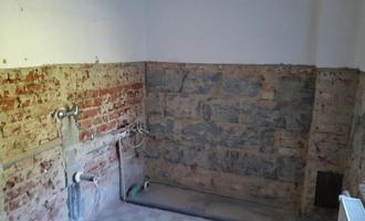 Kompletní rekonstrukce koupelny + vybudování nové koupelny v podkroví - stav před realizací