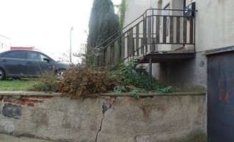 Rekonstrukce schodů k domu-u Podbořan - stav před realizací