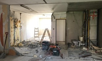 Vybourání panelových příček a vyklizení bytu 70 m2
