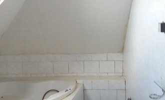 Rekonstrukce podkrovní koupelny - stav před realizací